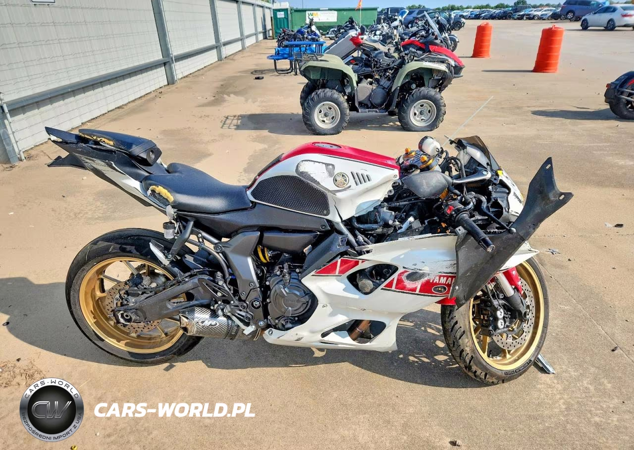 2022 Yamaha Yzfr7