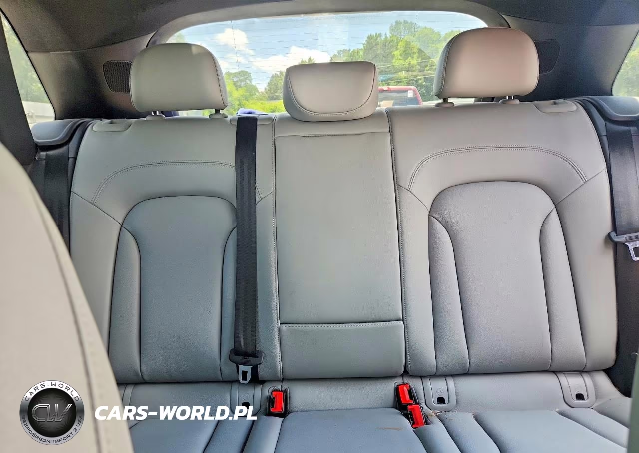 2018 Audi Q3 Premium-Sport Premium VIN:WA1ECCFSXJR028564 - 10