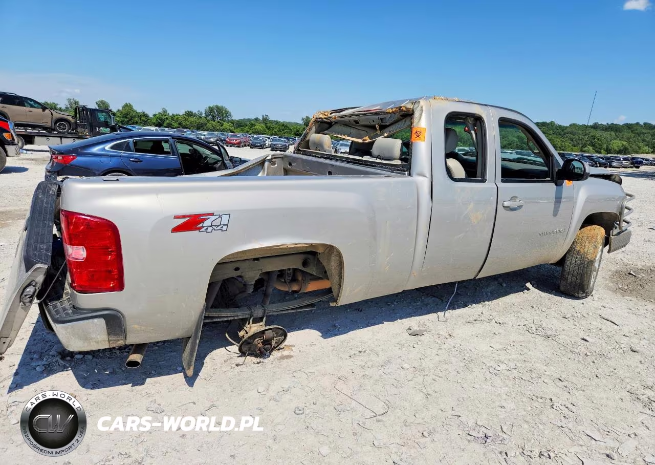 2008 Chevrolet Silverado K1500 VIN:2GCEK190881195208 - 3