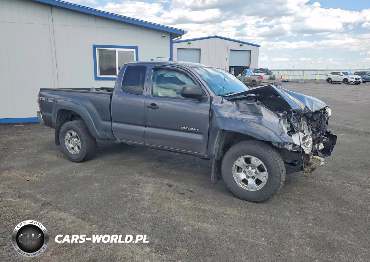 2015 Toyota Tacoma V6 VIN:5TFUU4ENXFX113178 - 4