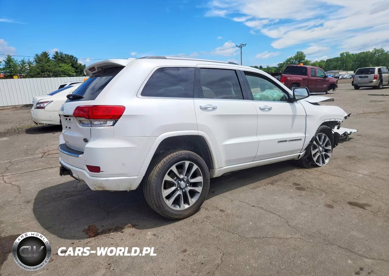 2018 Jeep Grand Cherokee Overland VIN:1C4RJFCG3JC268766 - 3