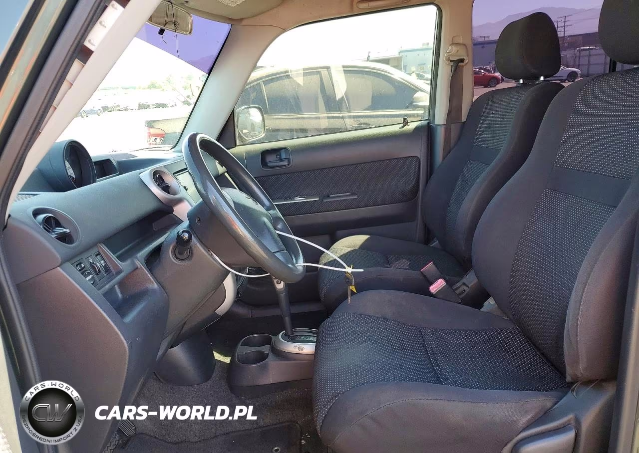 2005 Toyota Scion Xb VIN:JTLKT324X54028295 - 7