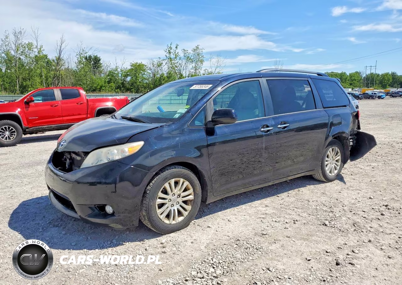 2015 Toyota Sienna Xle 8-Passenger – zdjęcie 1 z 14