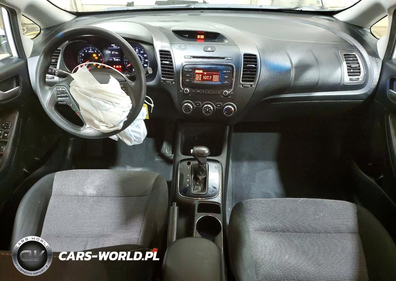 2018 Kia Forte Lx VIN:3KPFK4A74JE196119 - 8