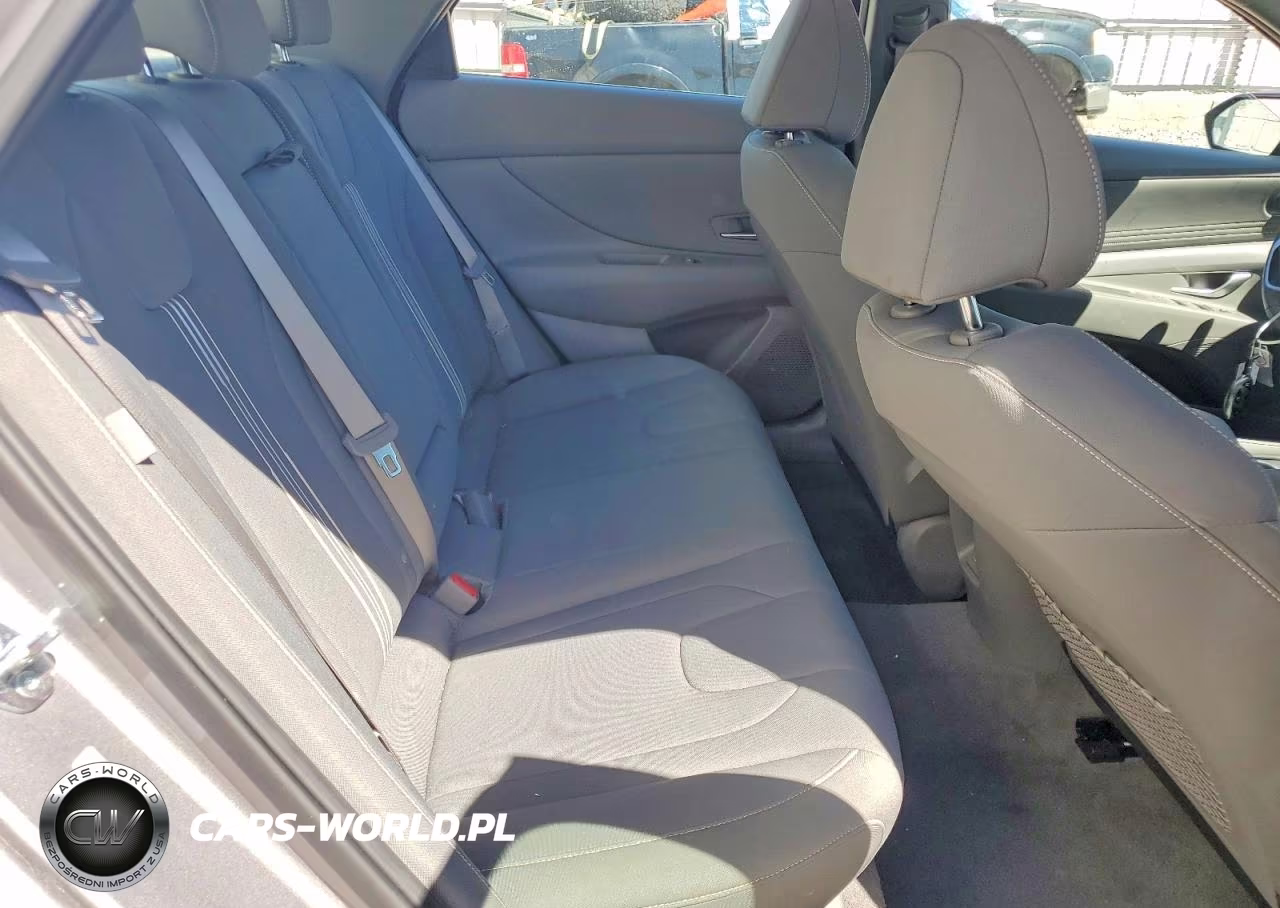 2025 Hyundai Elantra Sel VIN:KMHLS4DG8SU946442 - 10