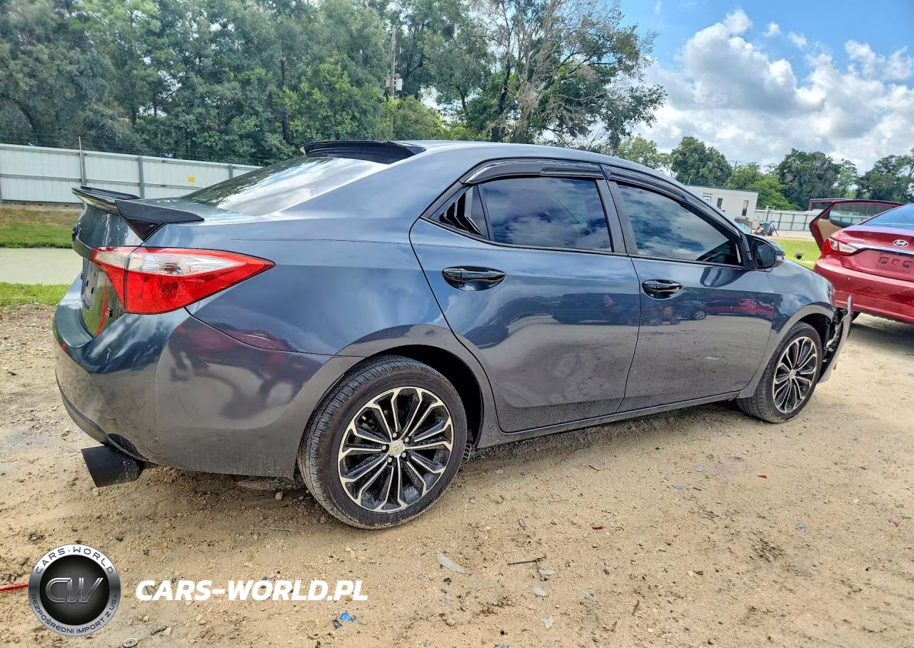 2015 Toyota Corolla S Plus VIN:2T1BURHE8FC334793 - 3