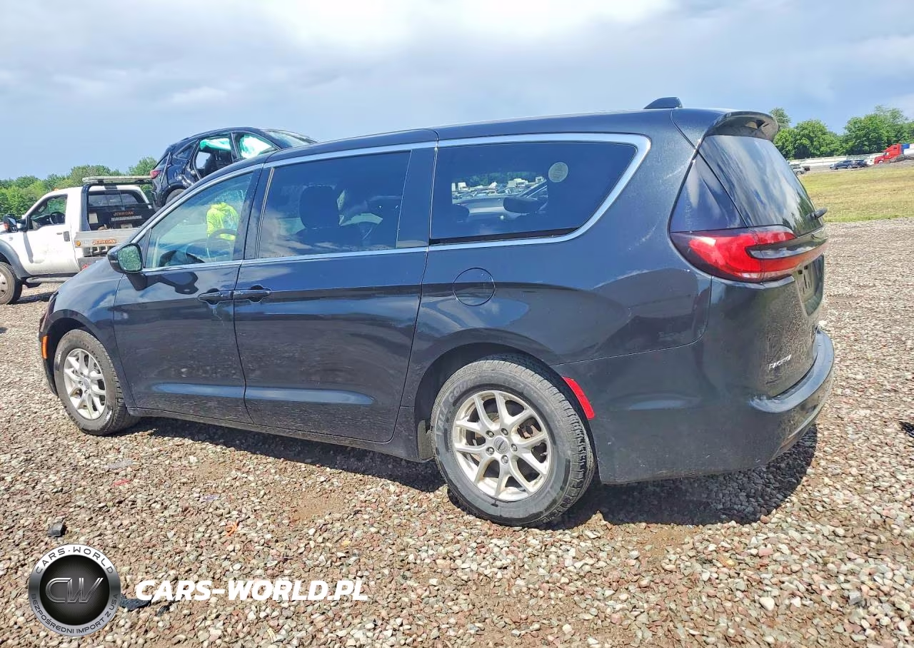 2023 Chrysler Pacifica Touring L VIN:2C4RC1BG9PR571968 - 2
