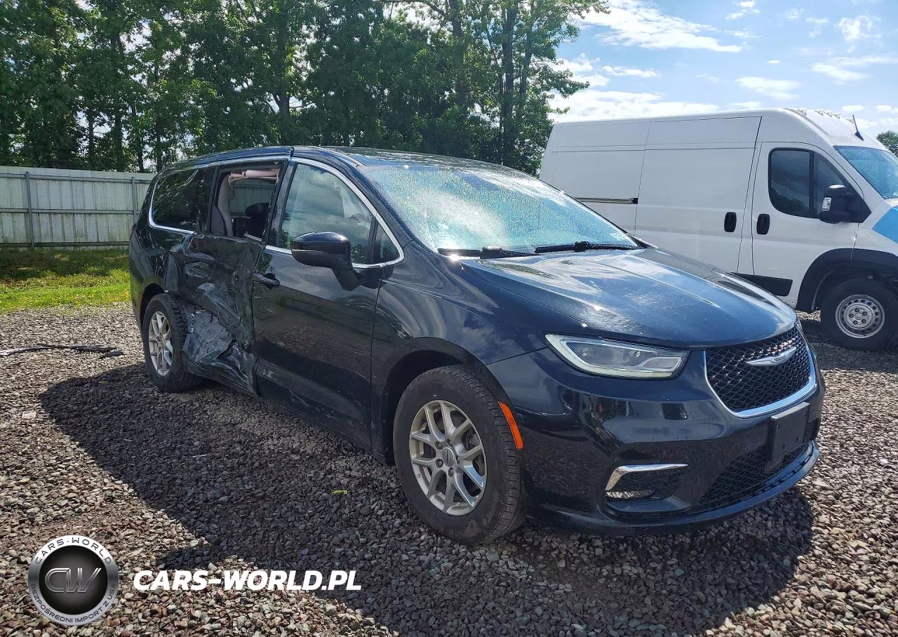 2023 Chrysler Pacifica Touring L VIN:2C4RC1BG9PR571968 - 4