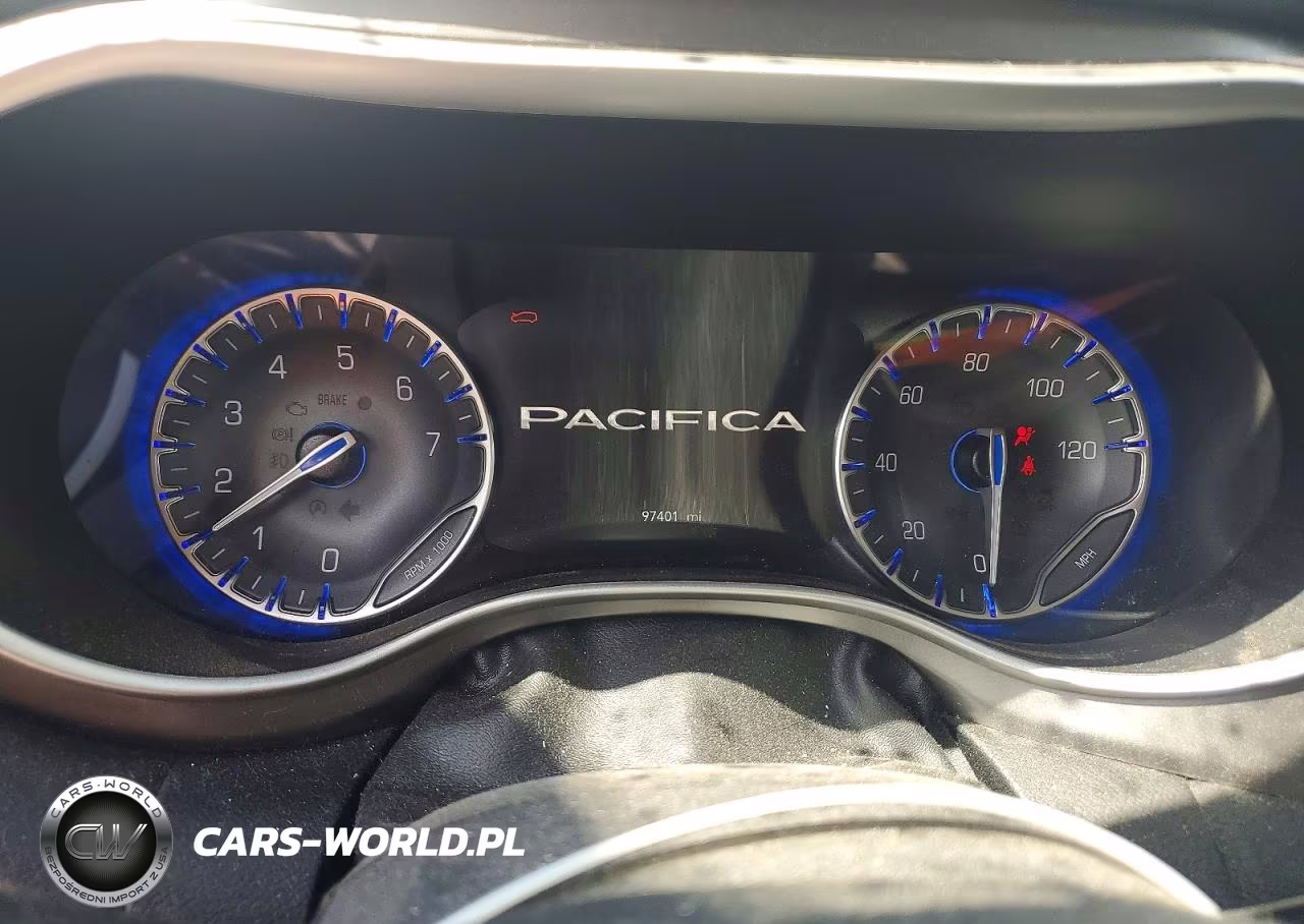 2023 Chrysler Pacifica Touring L VIN:2C4RC1BG9PR571968 - 9
