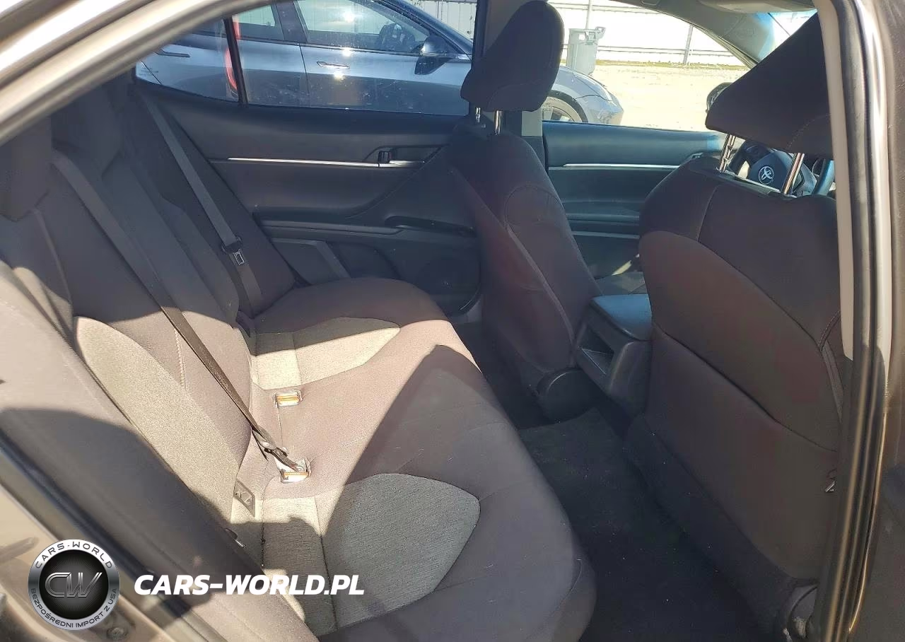 2020 Toyota Camry Le VIN:4T1C31AK6LU543274 - 10