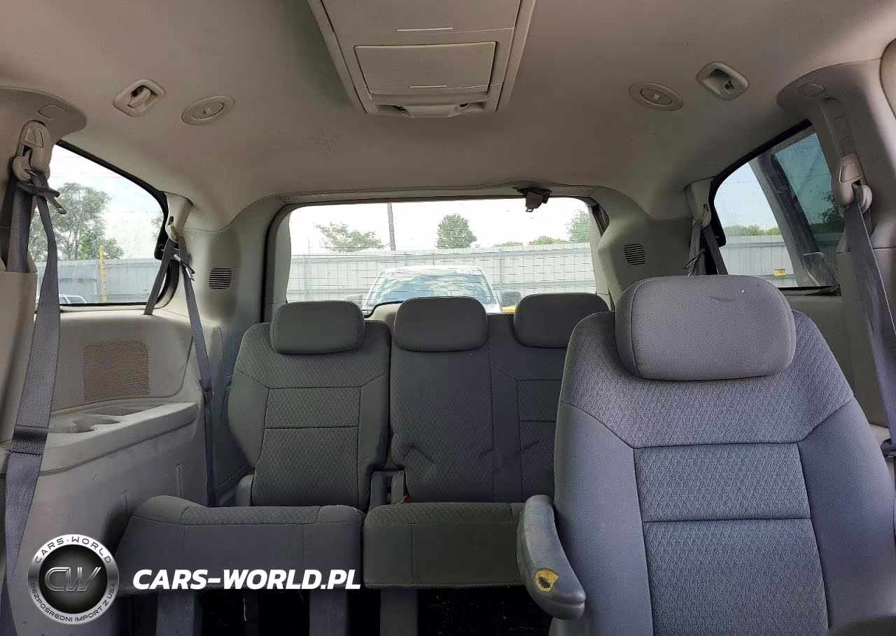 2010 Chrysler Town & Country Touring VIN:2A4RR5D14AR150286 - 10