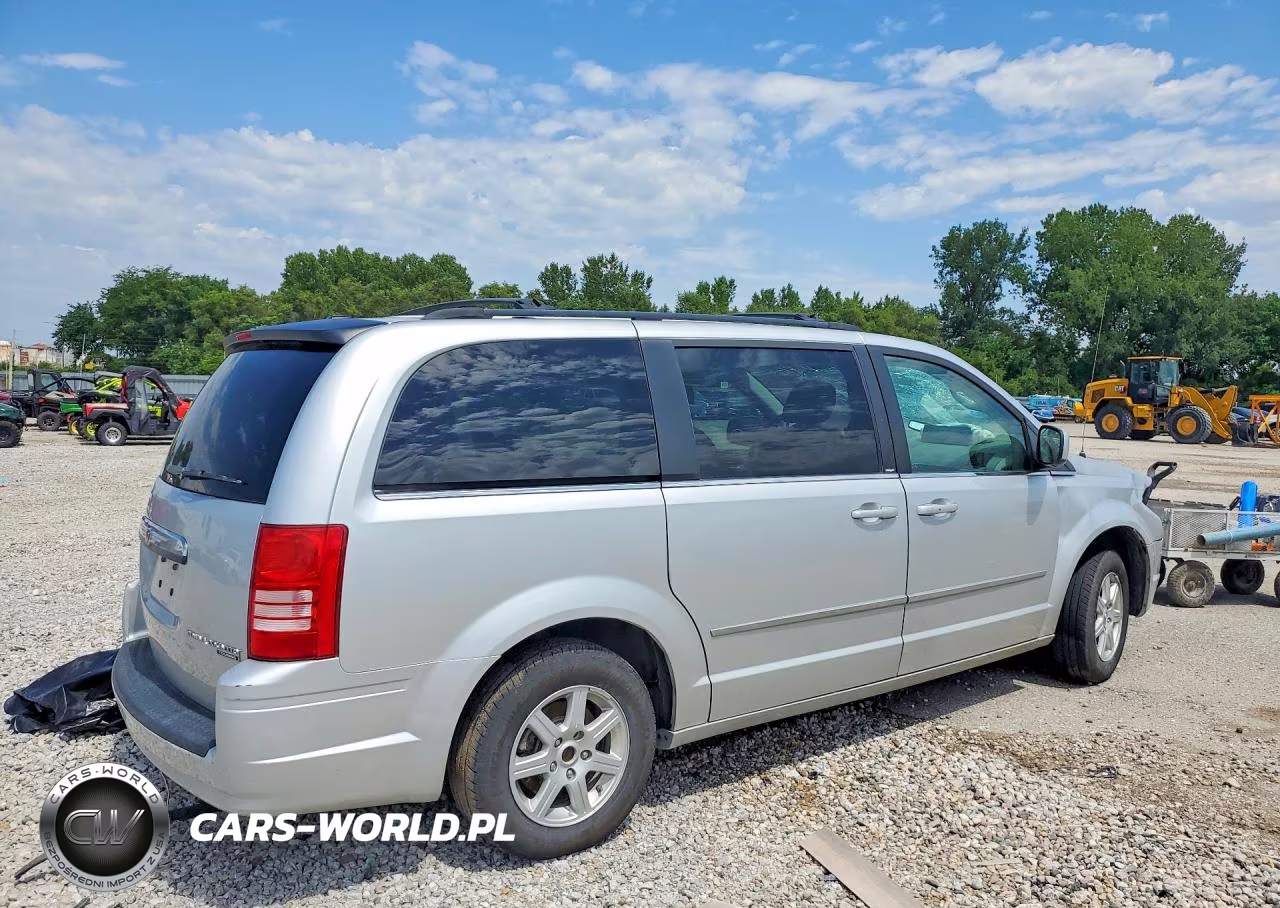 2010 Chrysler Town & Country Touring VIN:2A4RR5D14AR150286 - 3
