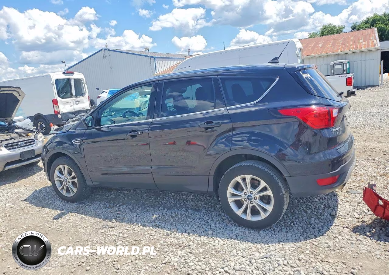 2019 Ford Escape Se VIN:1FMCU9GDXKUA72443 - 2