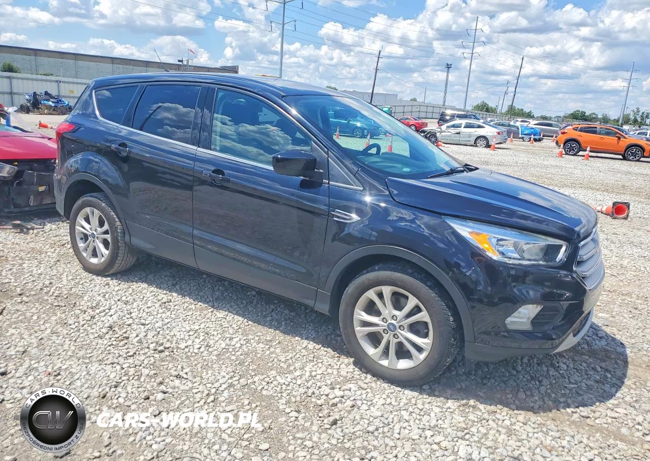 2019 Ford Escape Se VIN:1FMCU9GDXKUA72443 - 4