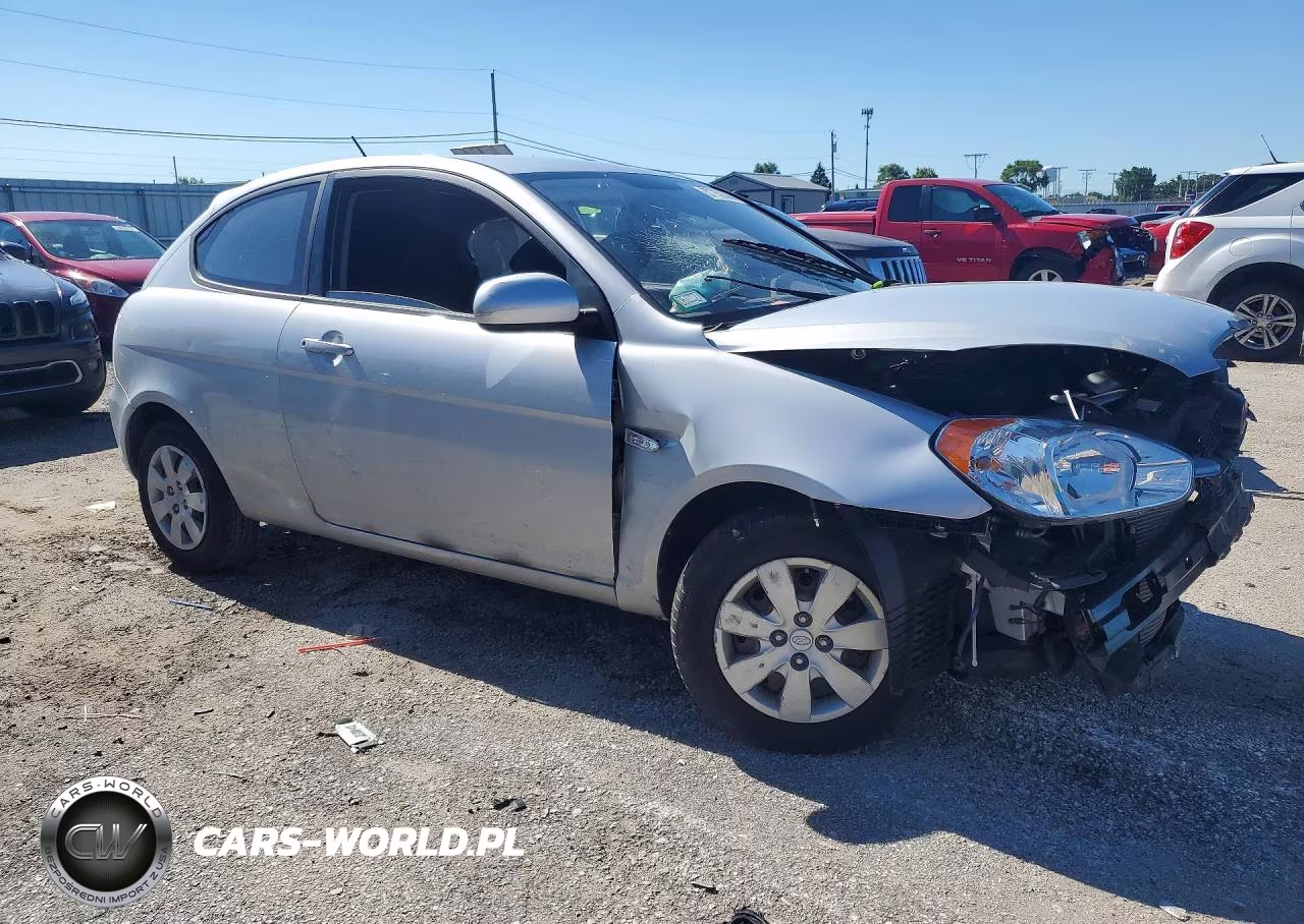 2010 Hyundai Accent Gs VIN:KMHCM3AC9AU169032 - 4
