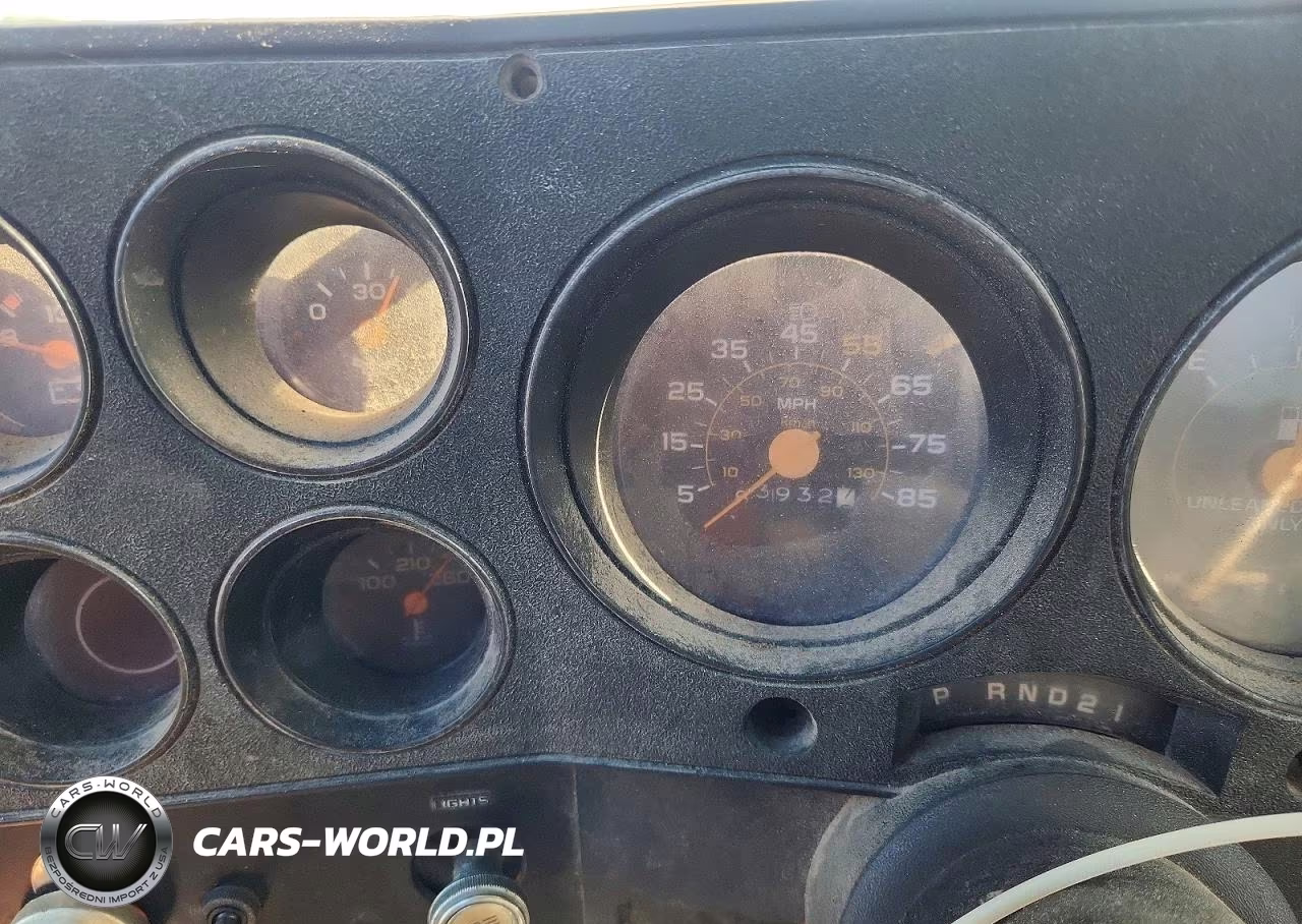 1986 GMC C-K 1500 Series VIN:2GCUC14HXF1105818 - 9