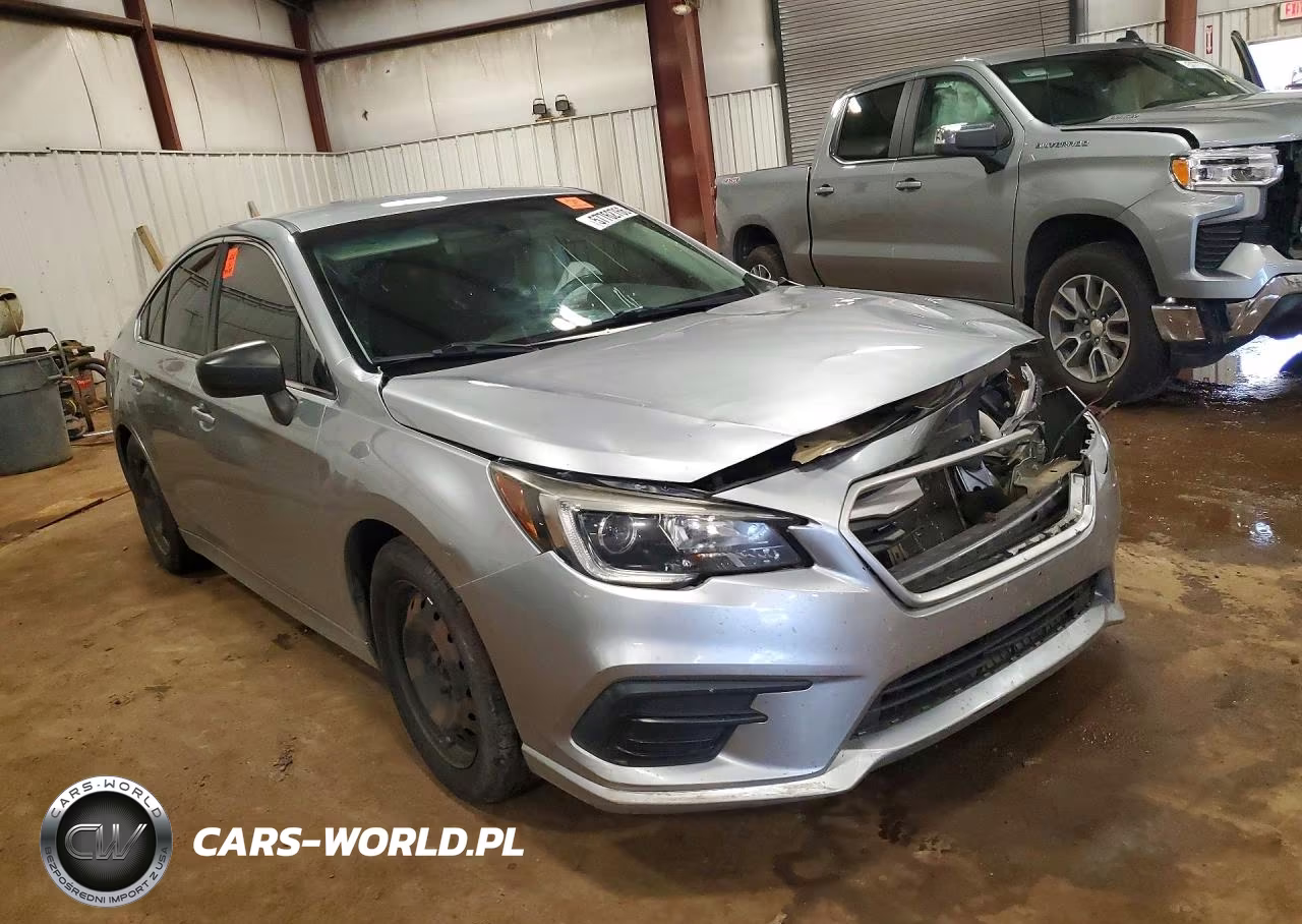 2018 Subaru Legacy 2.5I VIN:4S3BNAA61J3046102 - 4