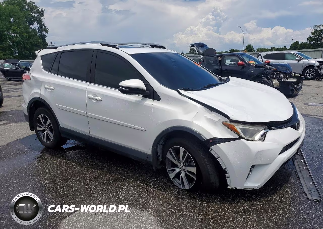 2018 Toyota Rav4 Xle VIN:JTMRFREVXJJ746238 - 4