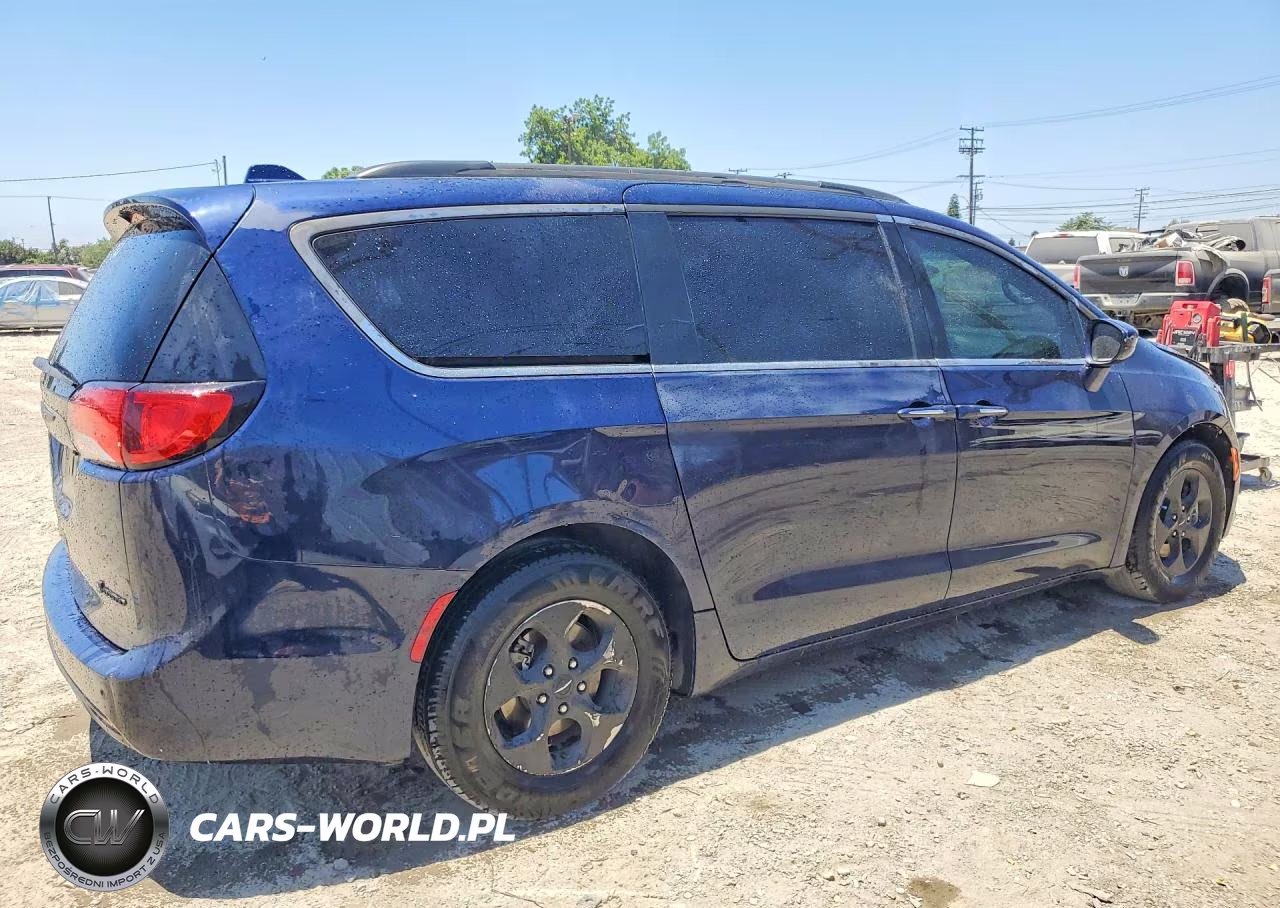 2017 Chrysler Pacifica Ehybrid Premium VIN:2C4RC1L75HR765106 - 3