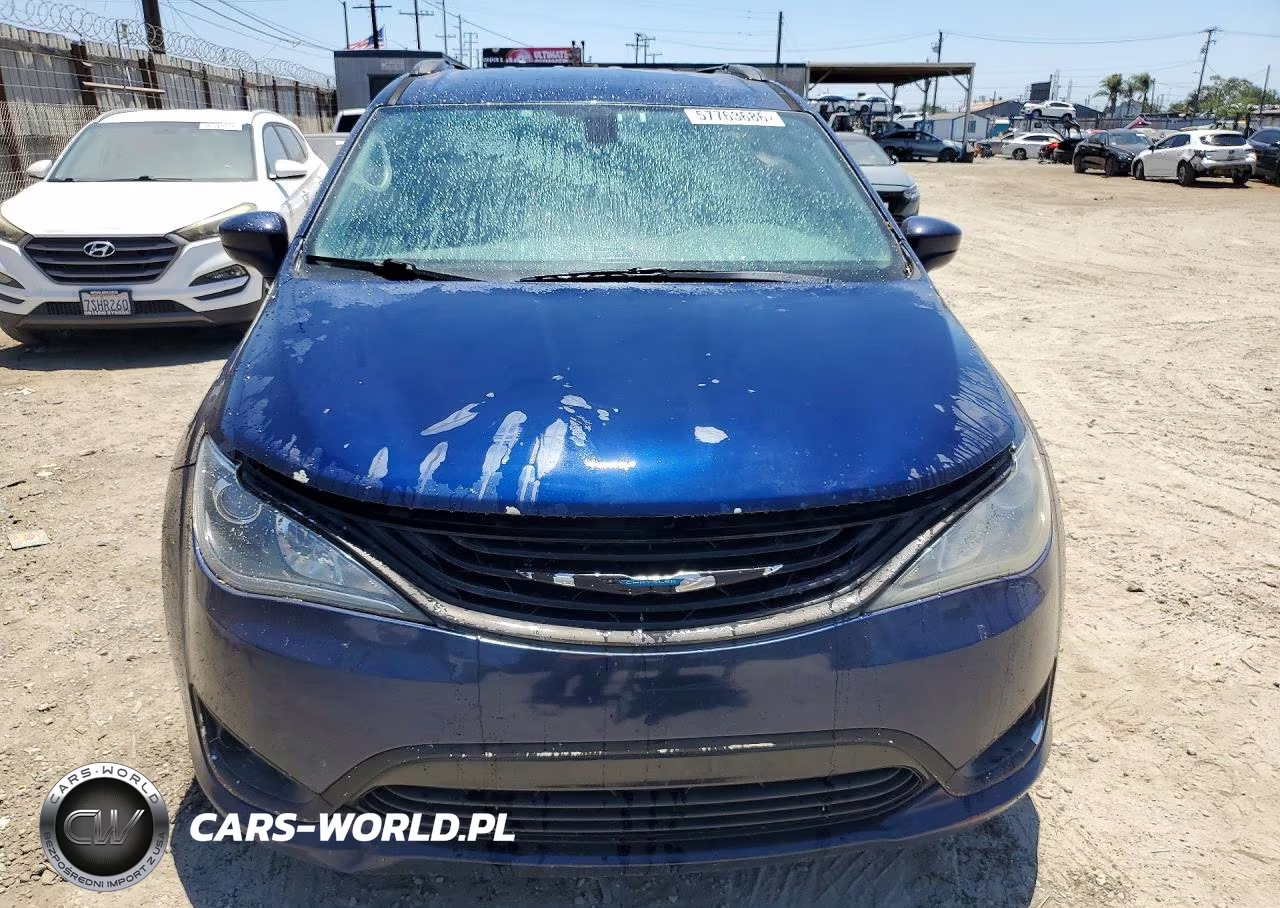 2017 Chrysler Pacifica Ehybrid Premium VIN:2C4RC1L75HR765106 - 5