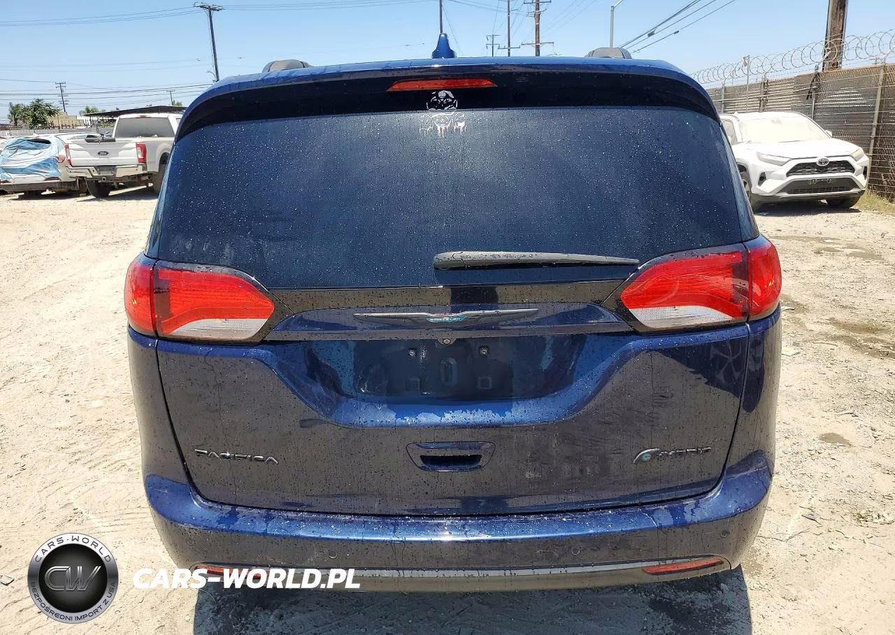 2017 Chrysler Pacifica Ehybrid Premium VIN:2C4RC1L75HR765106 - 6
