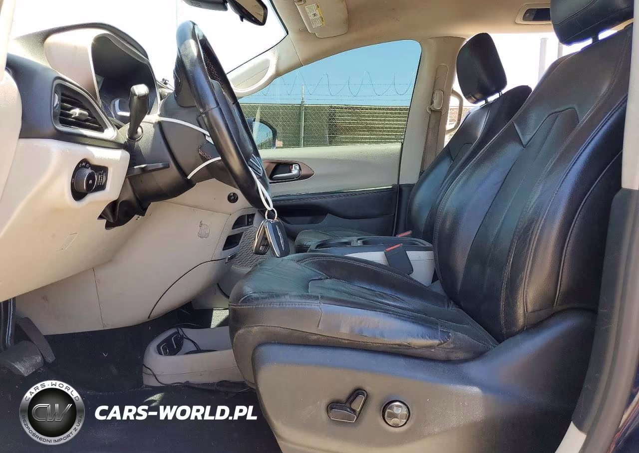 2017 Chrysler Pacifica Ehybrid Premium VIN:2C4RC1L75HR765106 - 7