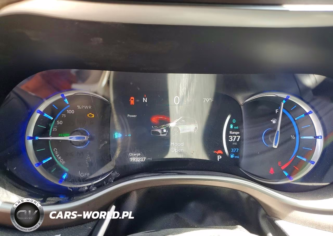 2017 Chrysler Pacifica Ehybrid Premium VIN:2C4RC1L75HR765106 - 9