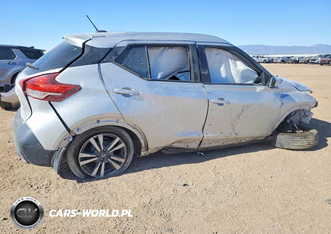 2018 Nissan Kicks Sv VIN:3N1CP5CU0JL538130 - 3