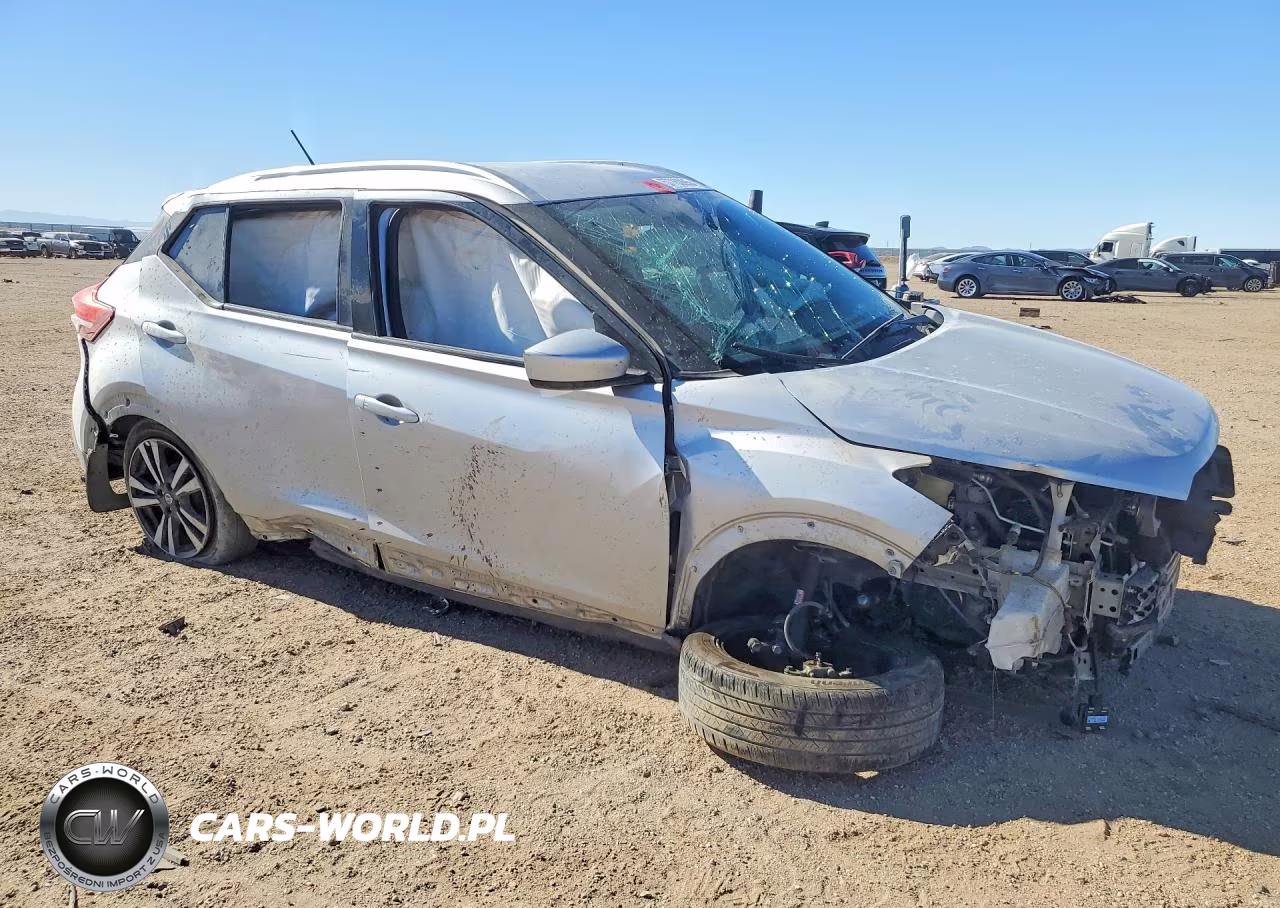 2018 Nissan Kicks Sv VIN:3N1CP5CU0JL538130 - 4
