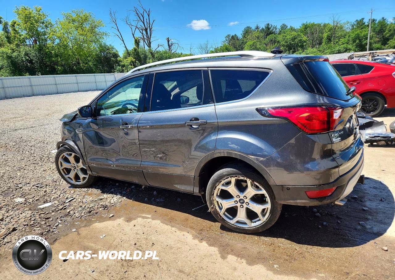 2019 Ford Escape Titanium VIN:1FMCU9J94KUB51143 - 2