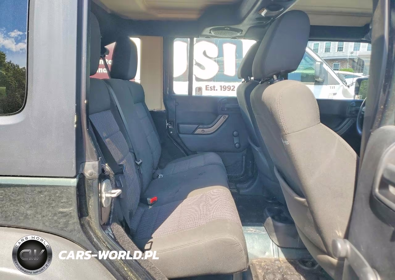 2011 Jeep Wrangler Unlimited Sport VIN:1J4BA3H18BL581943 - 10