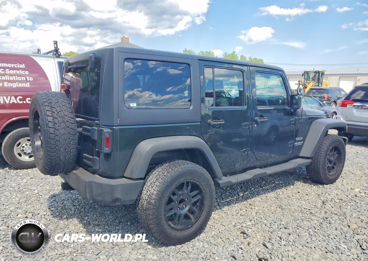 2011 Jeep Wrangler Unlimited Sport VIN:1J4BA3H18BL581943 - 3