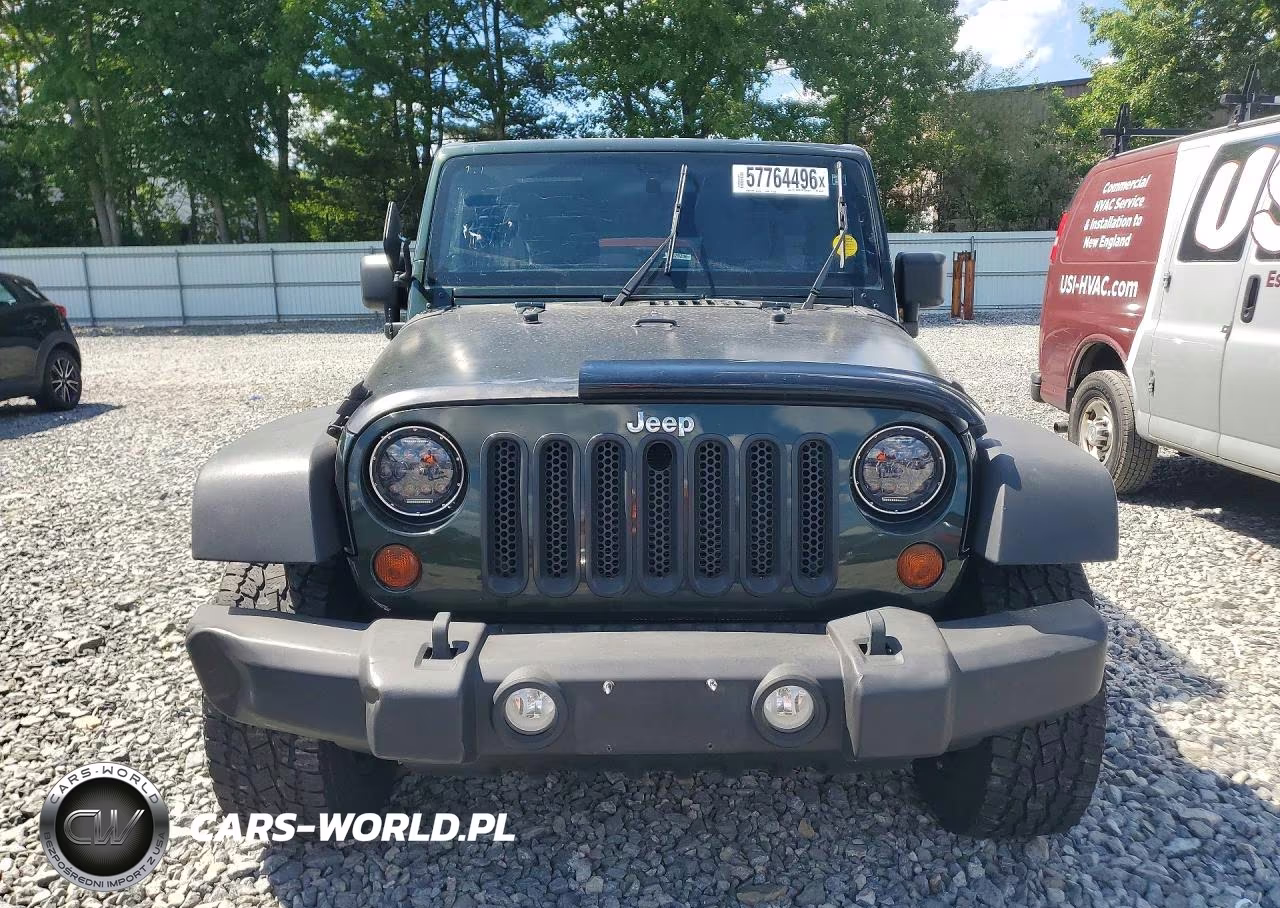 2011 Jeep Wrangler Unlimited Sport VIN:1J4BA3H18BL581943 - 5