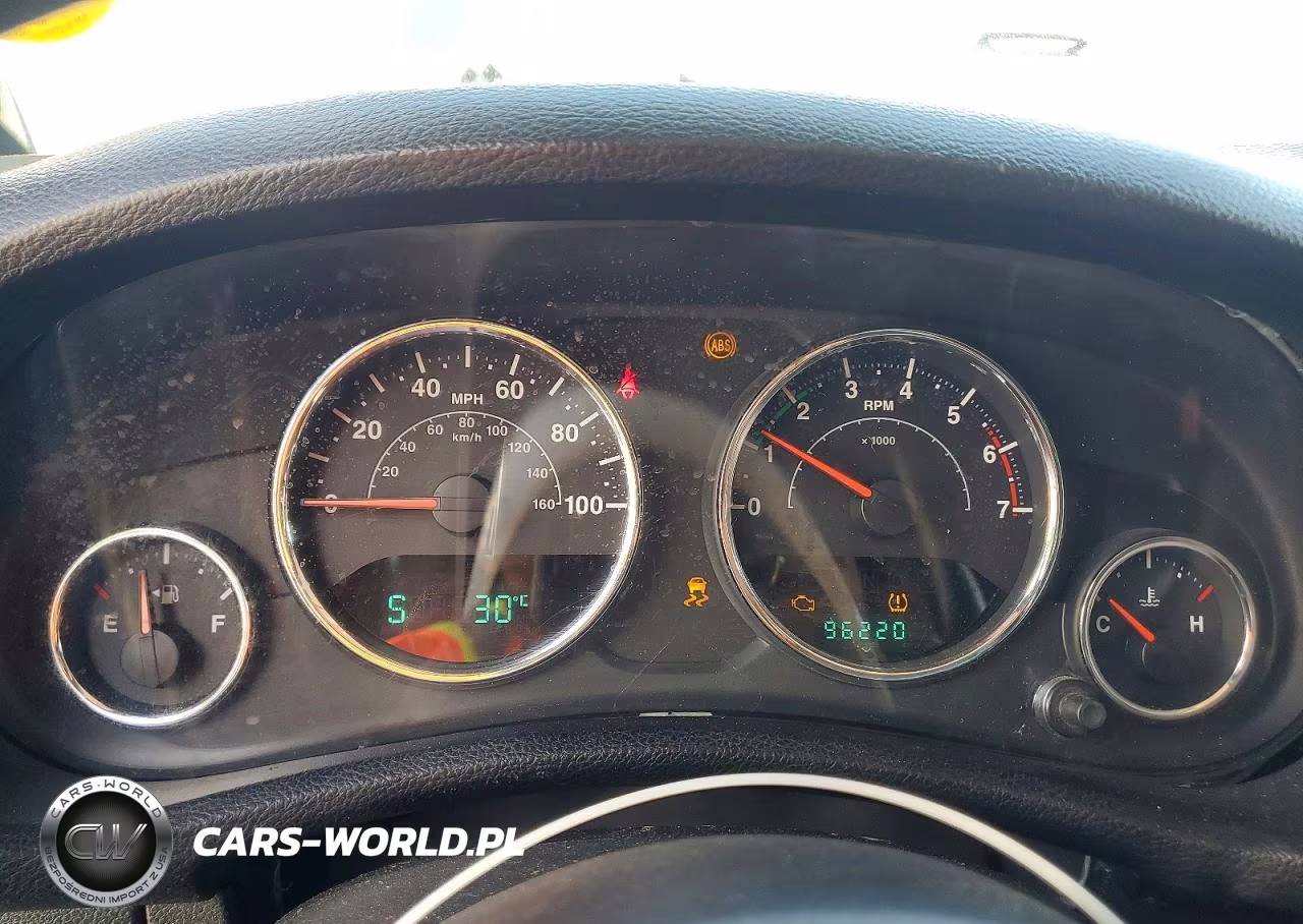 2011 Jeep Wrangler Unlimited Sport VIN:1J4BA3H18BL581943 - 9