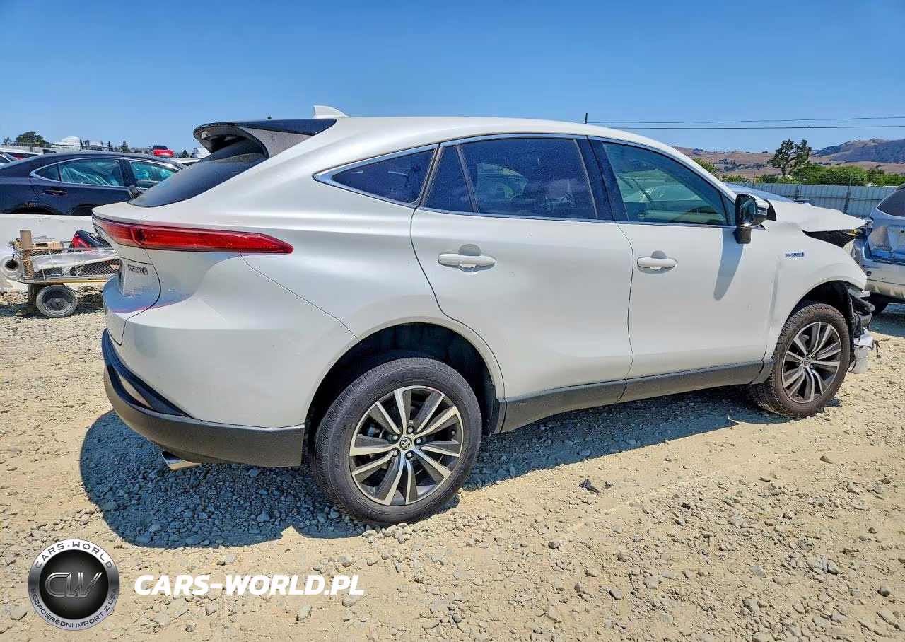 2021 Toyota Venza Le VIN:JTEAAAAHXMJ042327 - 3