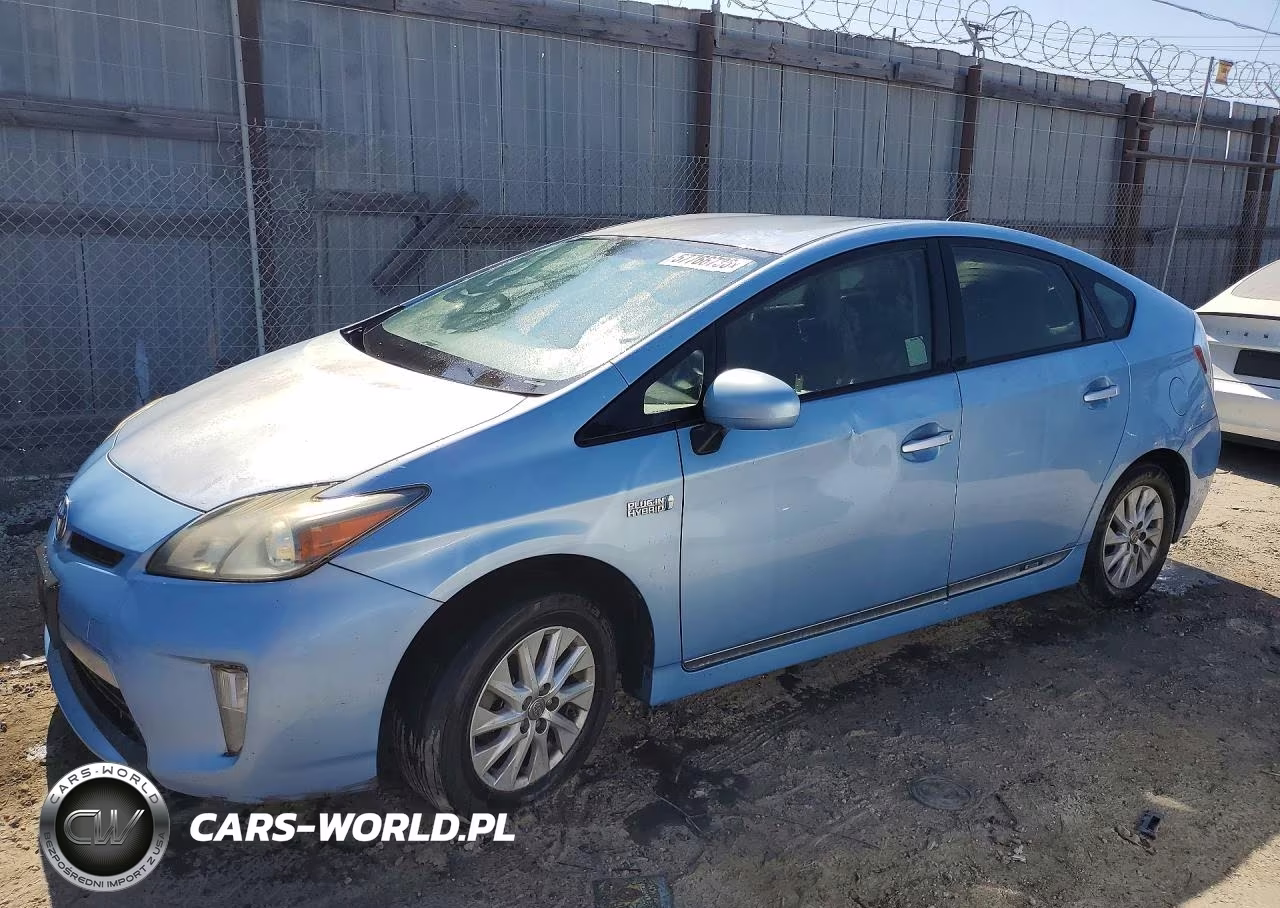 2013 Toyota Prius Plug-In Hybrid Base – zdjęcie 1 z 14