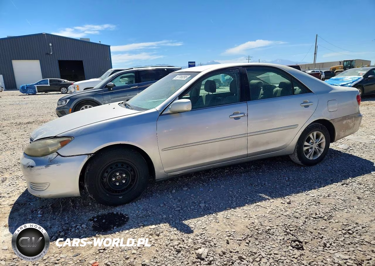 2005 Toyota Camry Le V6 – zdjęcie 1 z 12