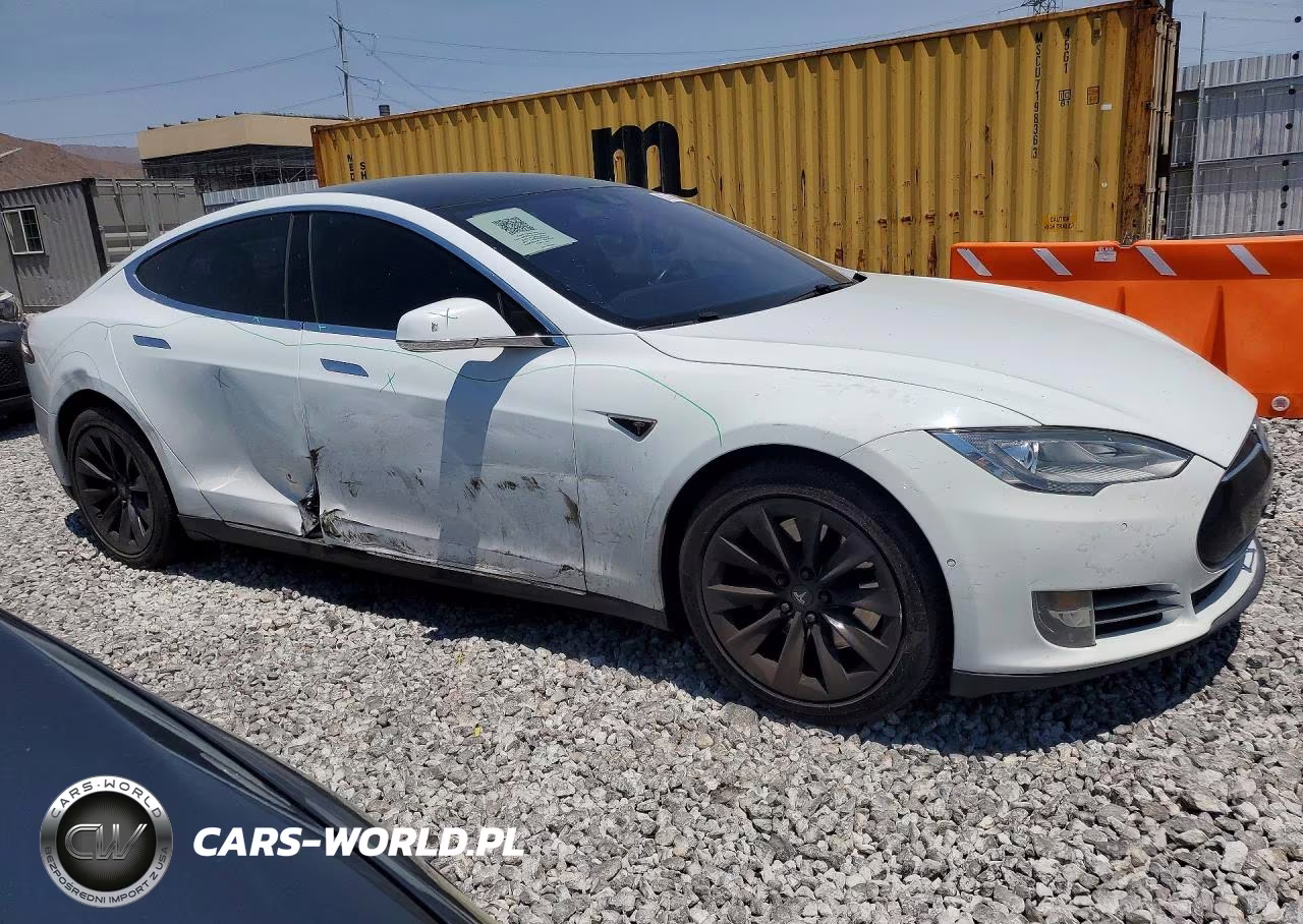 2015 Tesla Model S 85D VIN:5YJSA1H22FF096628 - 4