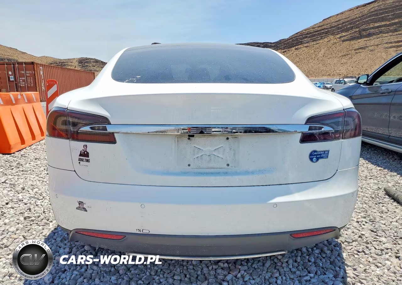 2015 Tesla Model S 85D VIN:5YJSA1H22FF096628 - 6