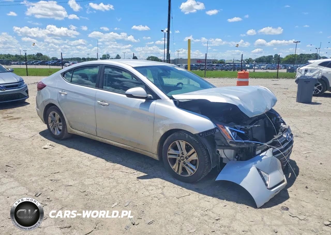 2019 Hyundai Elantra Sel VIN:5NPD84LF8KH403747 - 4