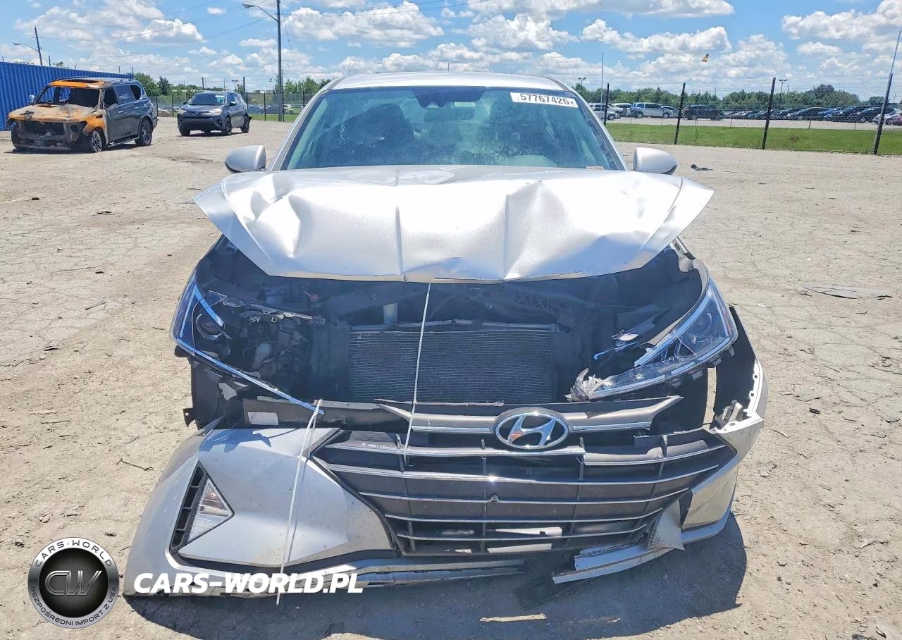 2019 Hyundai Elantra Sel VIN:5NPD84LF8KH403747 - 5