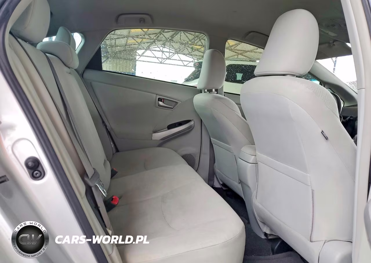 2012 Toyota Prius Three VIN:JTDKN3DU8C5493295 - 10
