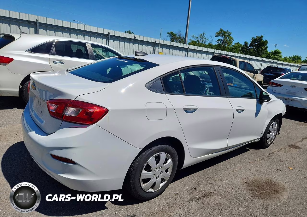 2018 Chevrolet Cruze Ls VIN:1G1BC5SM2J7195937 - 3
