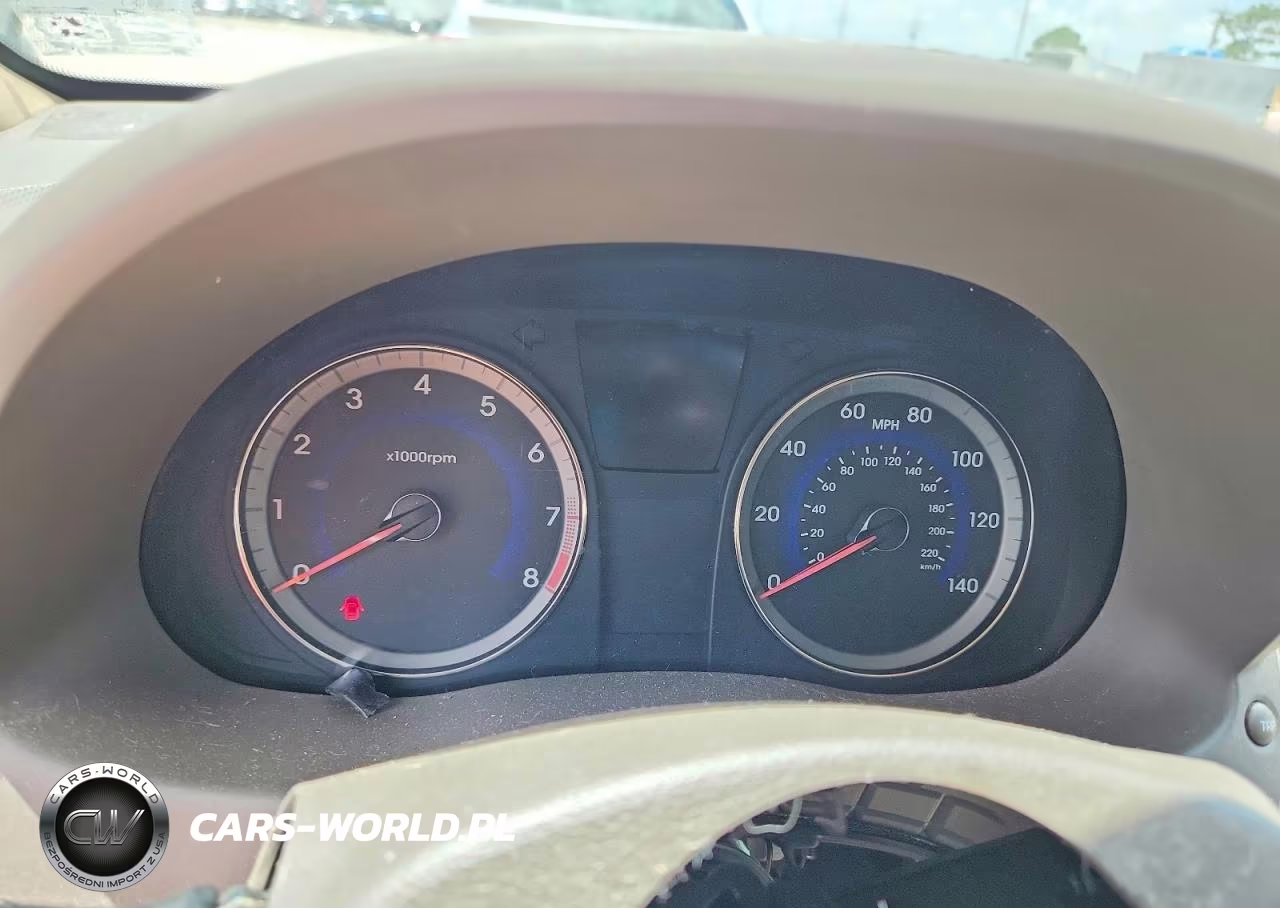 2013 Hyundai Accent Gls VIN:KMHCT4AE4DU305775 - 9