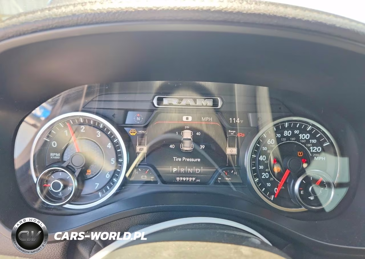 2020 Ram 1500 Laramie VIN:1C6SRFJT8LN301883 - 9