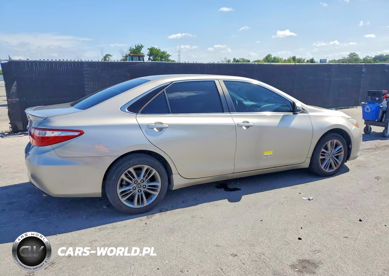 2017 Toyota Camry Se VIN:4T1BF1FK2HU660241 - 3