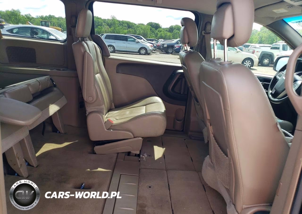 2014 Chrysler Town & Country Touring VIN:2C4RC1BG5ER293115 - 11
