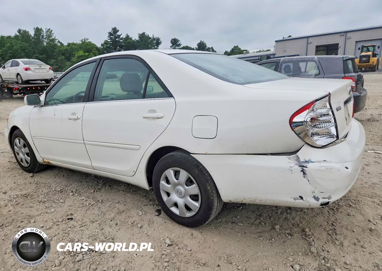2002 Toyota Camry Le VIN:JTDBE32K320007733 - 2