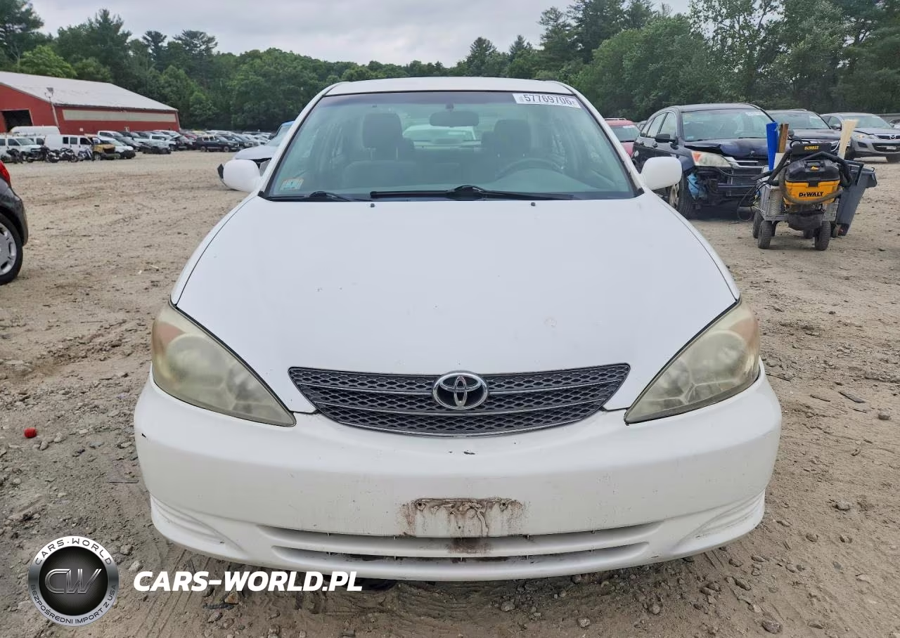 2002 Toyota Camry Le VIN:JTDBE32K320007733 - 5