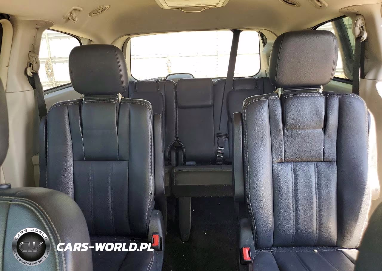 2016 Chrysler Town & Country Touring VIN:2C4RC1BG6GR213453 - 10